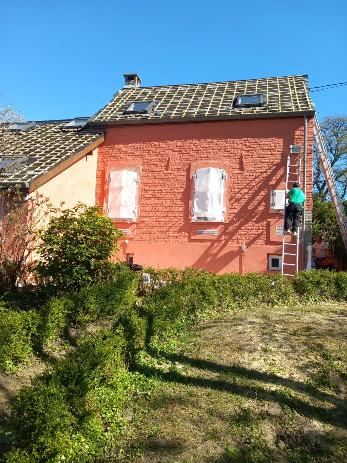 Rénovation de la couverture d'une toiture Wall Protect en cours